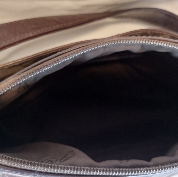 Fossil Leather Shoulder Bag - Picture 4 of 9